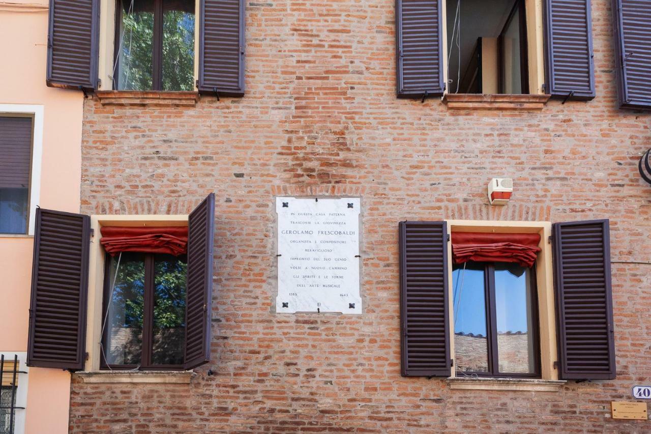 Duplex Apartment In Pieno Centro Ferrara Exterior photo